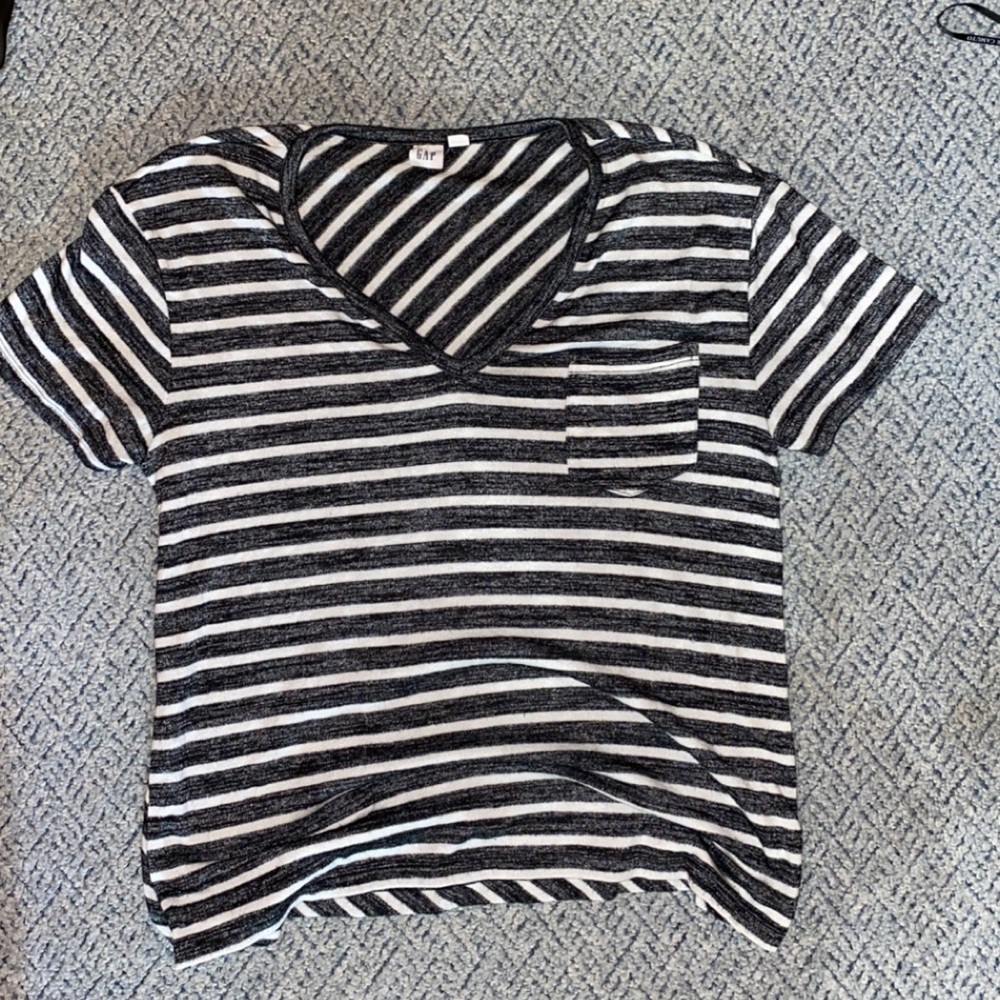 Gap t shirt